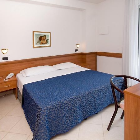 Residence Clipper Giulianova Eksteriør bilde